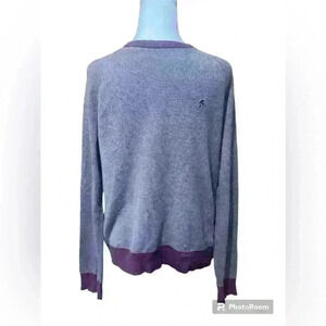 Very soft long sleeve sweater. Men’s small. Mild use. No rips, or holes.